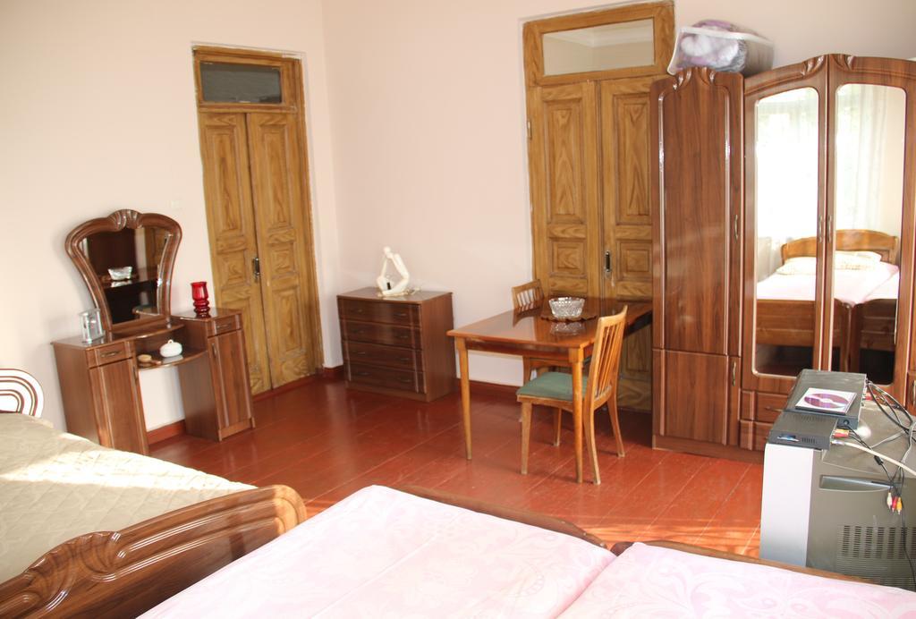 Achi Guest House Makhinjauri Oda fotoğraf